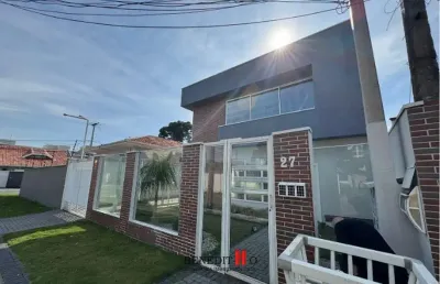 Casa à venda na Rua Antônio Daniel Dalcuche Filho, Uberaba, Curitiba