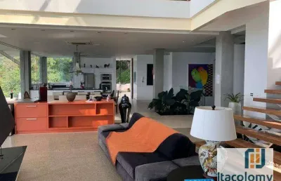 Casa belíssima à venda na praia vermelha do sul - ubatuba