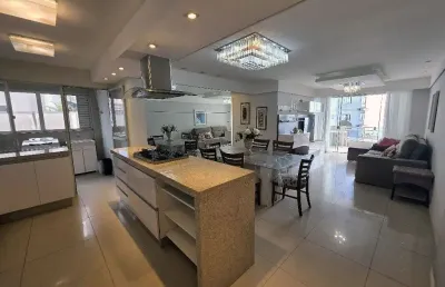 Descubra o encanto dos 4 quartos: cada detalhe desse apartamento com vista mar pensado para você