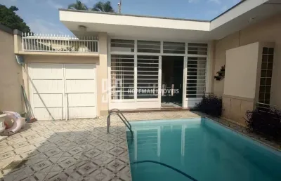 Casa térrea com 04 dormitórios, 01 suite, piscina , quintal e 04 vagas à venda na barcelona - scs