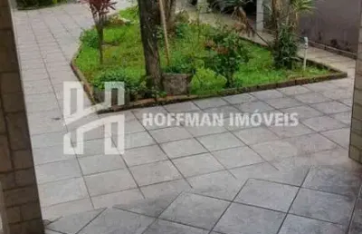 Casa a venda com 400 m² de área de terreno com 3 dormitórios sendo 1 suíte e 3 vagas