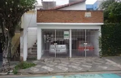 Casa com terreno para reforma no bairro santa maria