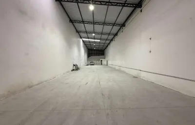 Locação de galpões unificados com 648m² no centro de são caetano do sul