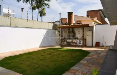 Sobrado com 5 dormitórios 2 suítes 6 vagas e área gourmet para locação no jardim são caetano