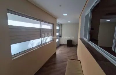 Lindo sobrado na fundação, todo reformado, com espaço gourmet.