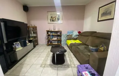 Casa com 3 quartos sendo deles 1 suíte e 1 banheiro, 2 vagas à venda - olímpico