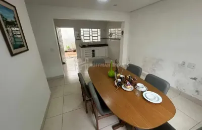 Casa térrea de 02 dormitórios + edícula , 05 vagas de garagem à venda no bairro osvaldo cruz - scs