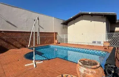 Casa com 3 quartos à venda na Avenida 33, Centro, Barretos