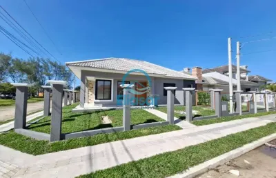 Casa nova 03 dormitórios c/01 suíte - próx. da praia