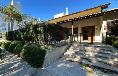 Casa com 3 quartos para alugar na rua dos meros, 23, jurerê internacional, florianópolis por r$ 20.000