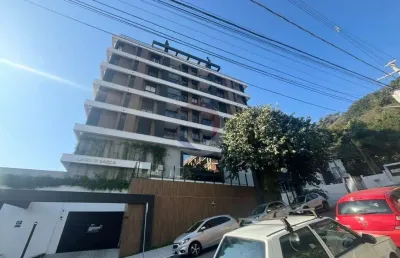 Apartamento com 3 quartos para alugar na rua ângelo la porta, 169, centro, florianópolis por r$ 6.200