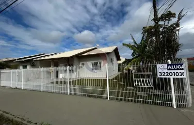 Casa com 2 quartos para alugar na arco iris, 518, carianos, florianópolis por r$ 6.200
