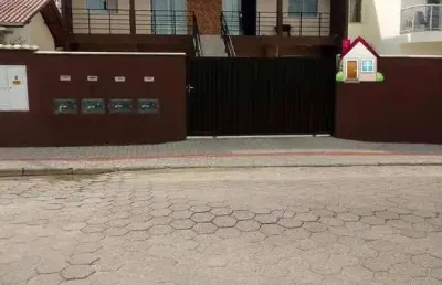 Conjunto de kitnts com rentabilidades no centro de penha