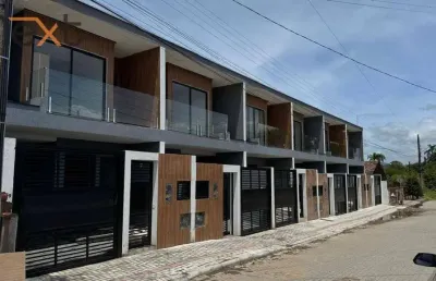 Sobrado com excelente acabamento no centro de balneário piçarras a 700 metros do mar.