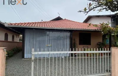 Casa aconchegante em penha - próxima ao parque beto carrero e comércio!