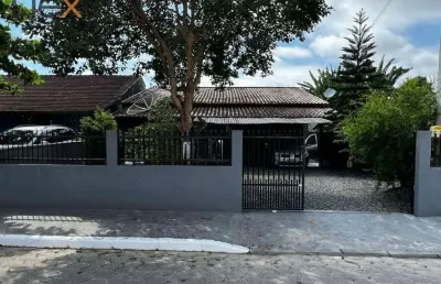 Casa no centro de penha – localização privilegiada!