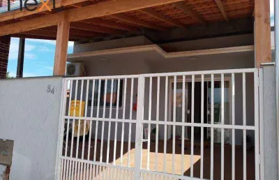Casa aconchegante no são cristóvão, barra velha: lazer completo com churrasqueira e fogão a lenha!