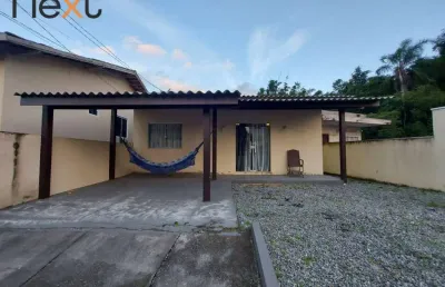 Casa aconchegante na armação, penha: perto do beto carrero!