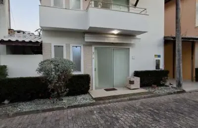 Casa em condomínio fechado com 4 quartos à venda no buraquinho, lauro de freitas  por r$ 695.000