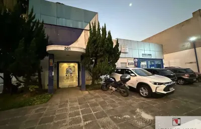 Vendo prédio comercial, com 726 mts, de terreno e 415 mts de construção