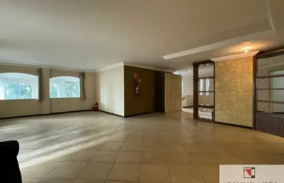 Alugo sobreloja com 270 mts, em vão livre com oção de vaga