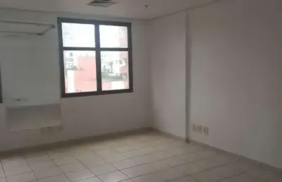 Alugo conjunto comercial próximo hospital leforte jd.guedala