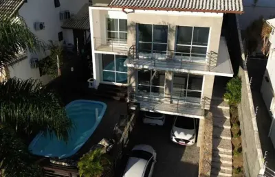 Casa de alto padrão com 5 suítes na pedra branca - palhoça/sc