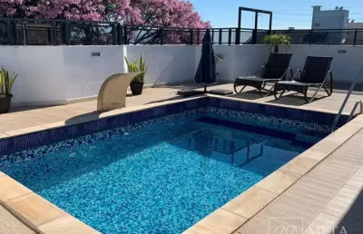 Cobertura com piscina de 3 dormitórios (1 suíte) no estreito – florianópolis/sc
