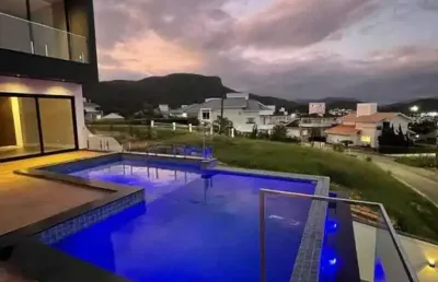 Casa de alto padrão com 3 suítes na pedra branca - palhoça/sc