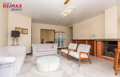 Casa térrea com amplo terreno no guabirotuba em curitiba