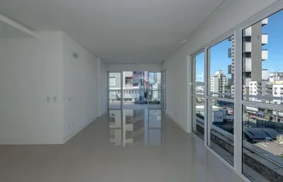 Apartamento a venda com piscina privativa e 3 suítes, 173 m2, 02 vagas de garagem no ed. salvatore residenziale no centro de balneário camboriú sc