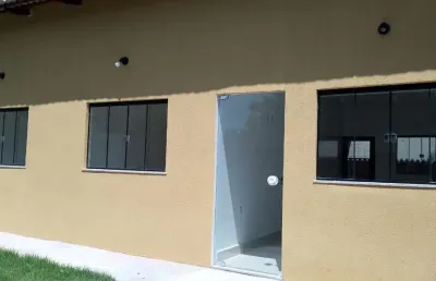 Casa de 3 quartos com suíte - residencial portugal - senador canedo