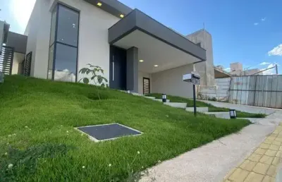 Linda casa térrea à venda no jardins nápoles - senador canedo