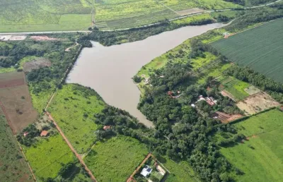 Chácara de 1.322m² com 284,8m² construídos – senador canedo