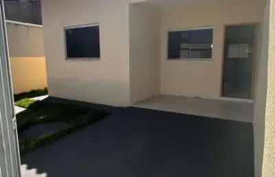 Casa de esquina com quintal amplo – jardim canedo 2