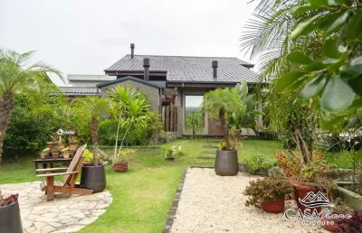 Casa em condomínio fechado com 3 quartos à venda na rua pixinguinha, 5025, saco grande, florianópolis por r$ 4.800.000
