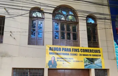 Casa para fins comerciais, 3 pavimentos 30 vagas de garagem com 4/4, 4 salas, nazaré