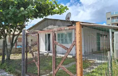 Casa com 6 quartos à venda na rua osvaldo aranha, 3090, centro, cidreira por r$ 180.000