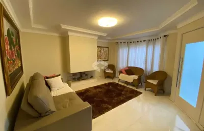 Casa com 3 dormitórios sendo 1 suíte no bairro guarujá
