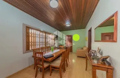 Casa com 3 quartos à venda na Avenida Benno Mentz, 1707, Vila Ipiranga, Porto Alegre