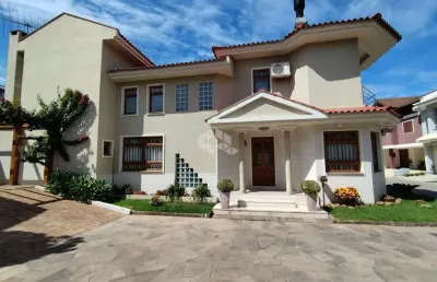 Casa em condomínio no ecoville, 3 dormitórios, sendo 1 suíte master, 3 banheiros, 2 vagas