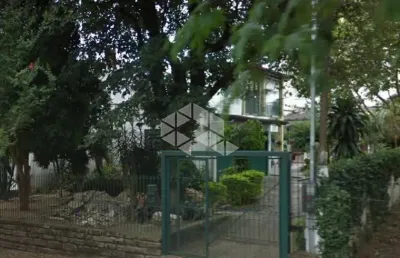 Casa com 3 quartos à venda na Rua Bezerra de Menezes, 166, Passo da Areia, Porto Alegre