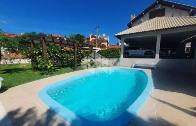 Casa com 3 dormitorios  no bairro  espirito santo porto alegre