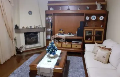 Casa com 4 quartos e 4 vaags de garagem no bairro jerdim planalto