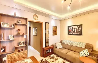 Apartamento com três quartos e sacada, no petrópolis