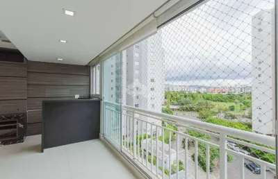 Apartamento com três suítes, de frente pro pq germânia