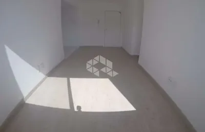 Apartamento com dois quartos e vaga, no santo antônio