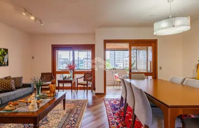 Apartamento com três quartos e três vagas, no bairro bela vista