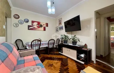 Apartamento térreo com pátio, 3 dormitórios no bairro são joão em porto alegre-rs!