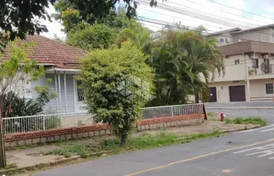 Terreno de esquina bem localizado para uso comercial ou residencial próximo ao atacadão da sertório